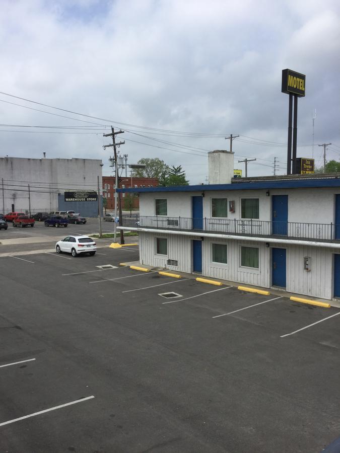 Inn Towne Motel Columbus Bagian luar foto