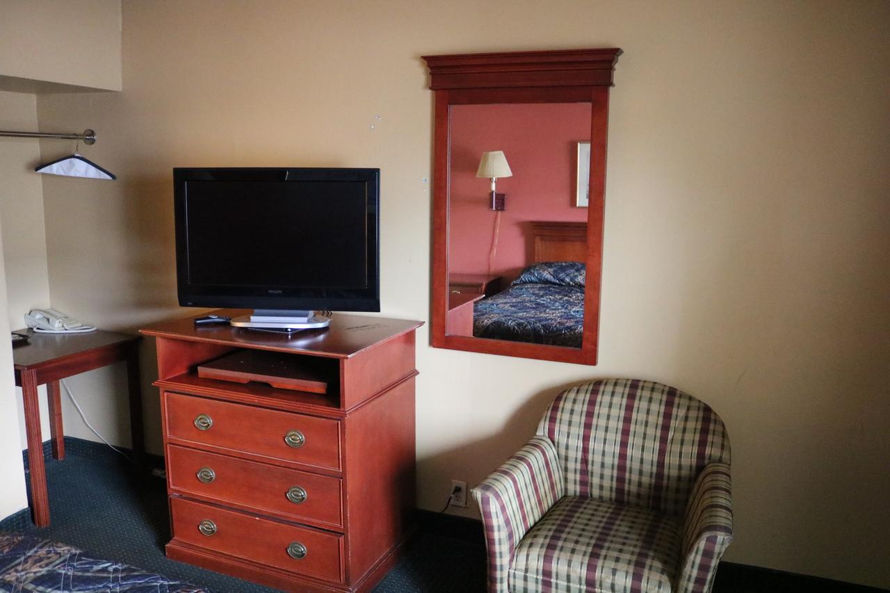 Inn Towne Motel Columbus Bagian luar foto